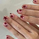 24Pcs Nude Color Press on Nails Red Five-pointed Star Designs Short Square Fake Nails Patches Y2K Girls Simple Charms Manicure